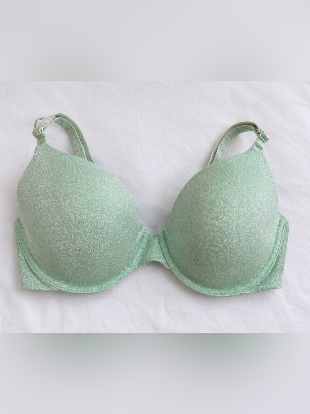 ✨🌙🪽Victoria's Secret Mint Green Smooth T-Shirt Bra